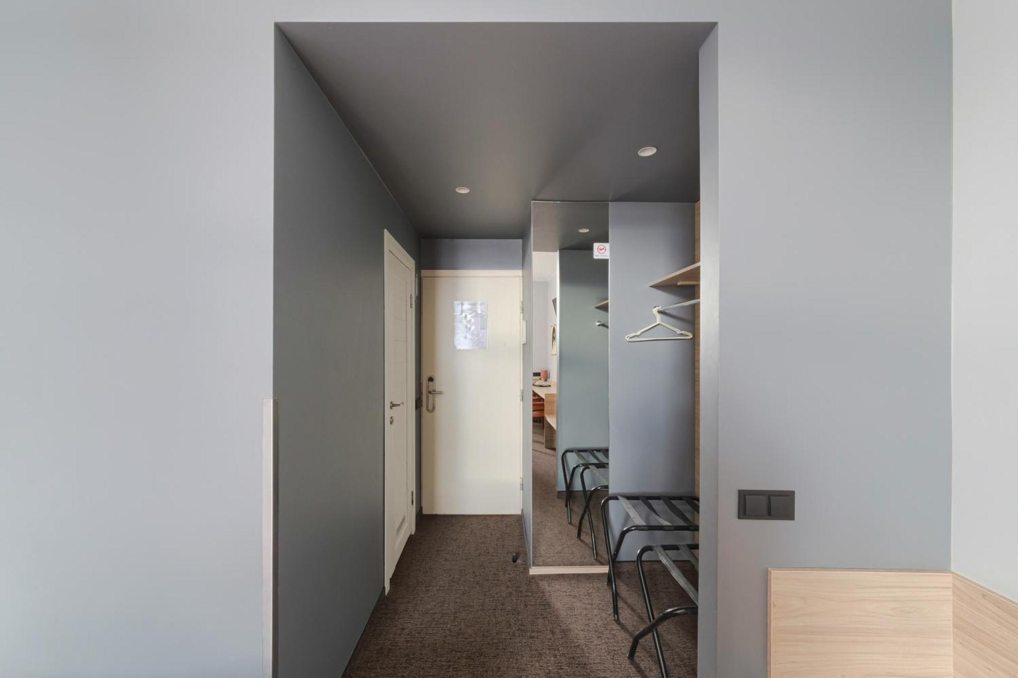 Corner 3*