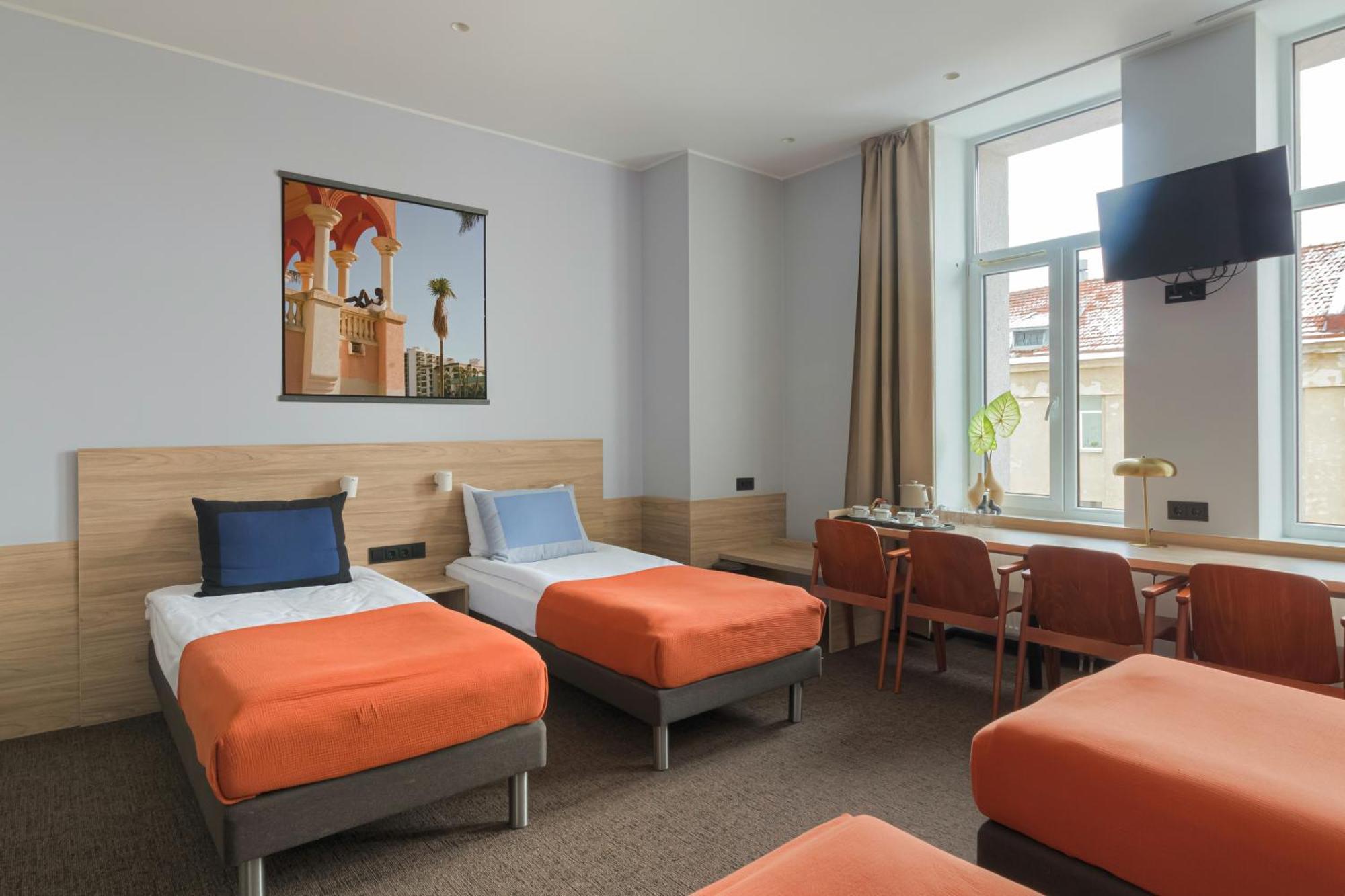 Hotel Corner 3*