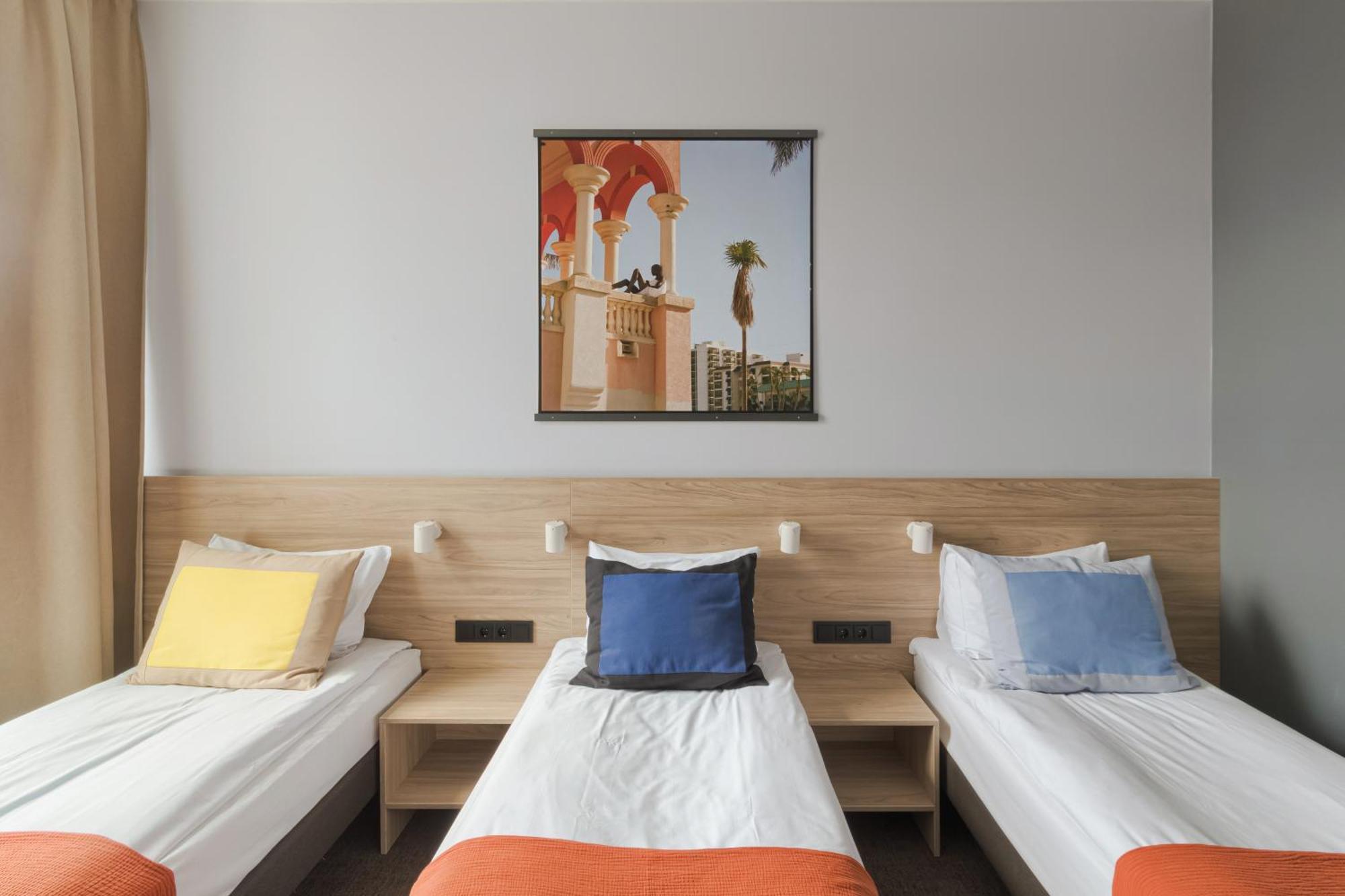 Hotel Corner 3*